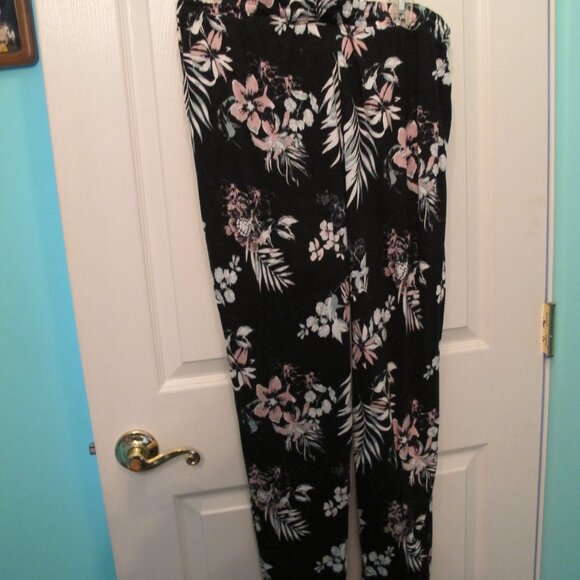 SITE WIDE SALE samples of pants on site. Free $8 top with purchase - Picture 1 of 11